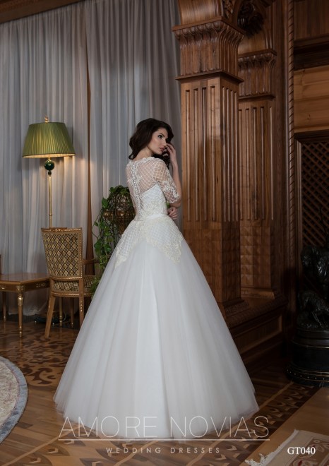 https://amore-novias.com/images/stories/virtuemart/product/GT040       (2).jpg